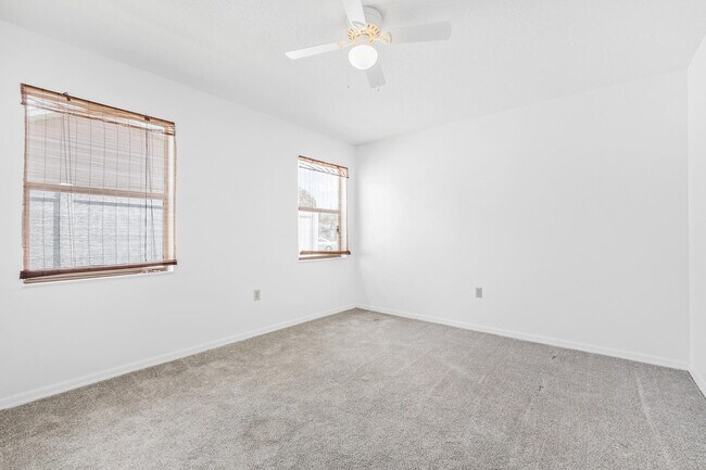 Building Photo - 809 Kara Cir