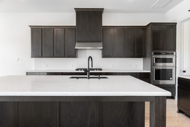Building Photo - 7526 Sunny Oak Ln