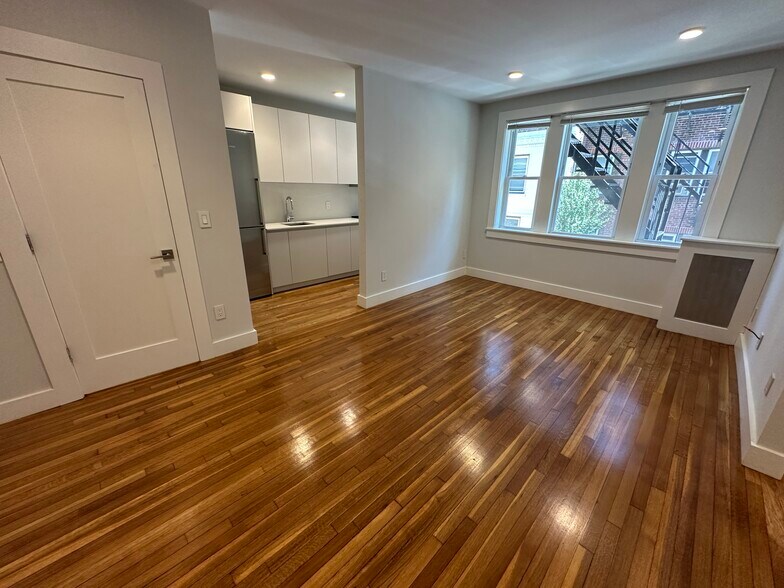Building Photo - 130 Highland Ave