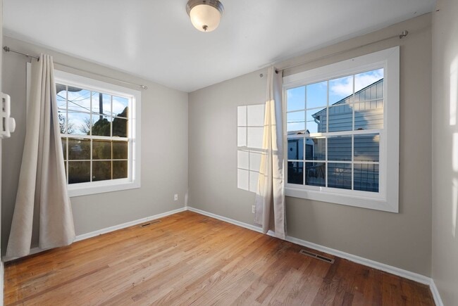 Building Photo - 5707 N Lindeke St