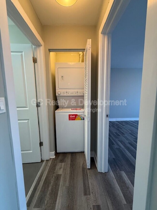 Building Photo - 800 Graceland Ave