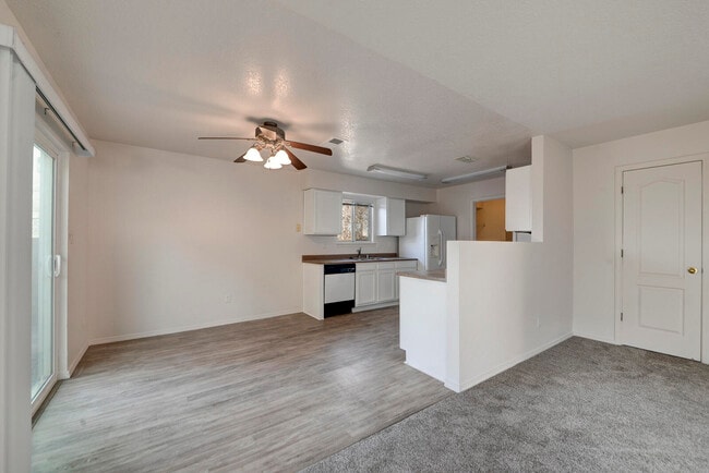 Building Photo - 3123 Mountainside Pkwy NE