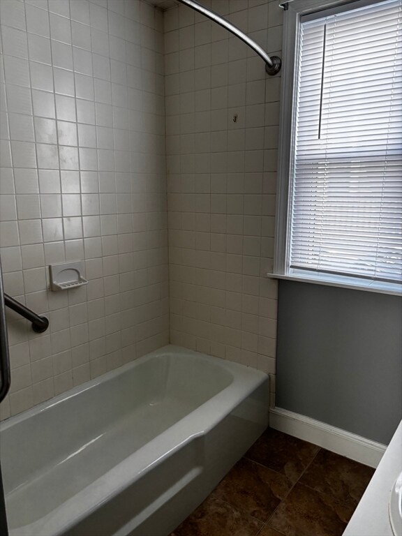 Building Photo - 131 Vernon St