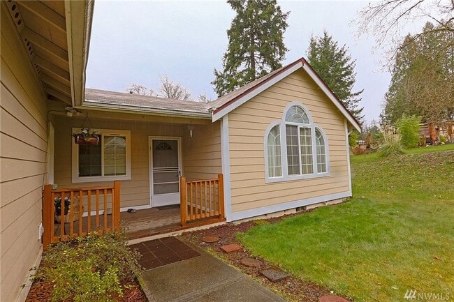 Building Photo - 10279 SE Grandview St