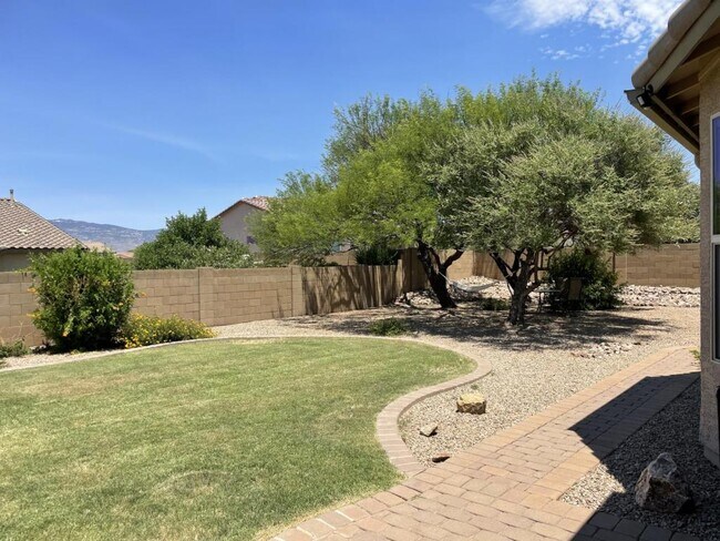 Building Photo - 9649 S San Esteban Dr