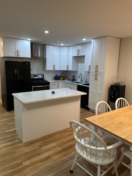 Kitchen - 7881 Sheffield Dr