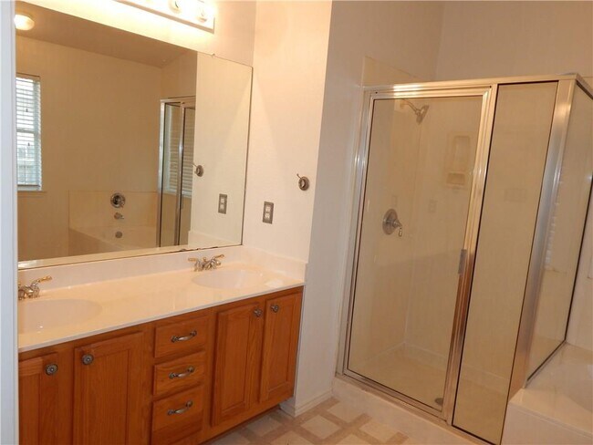 Building Photo - 1622 Balmorhea Ln