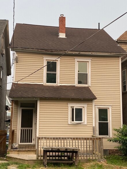 Building Photo - 2622 6th Ave
