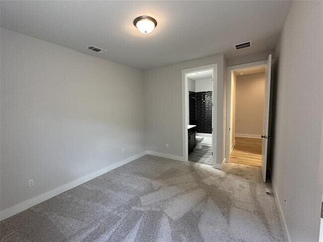 Building Photo - 2504 Dapple Gray Ln