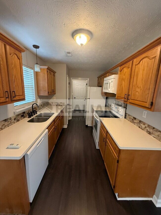 Building Photo - 721 Morgan Hills Dr