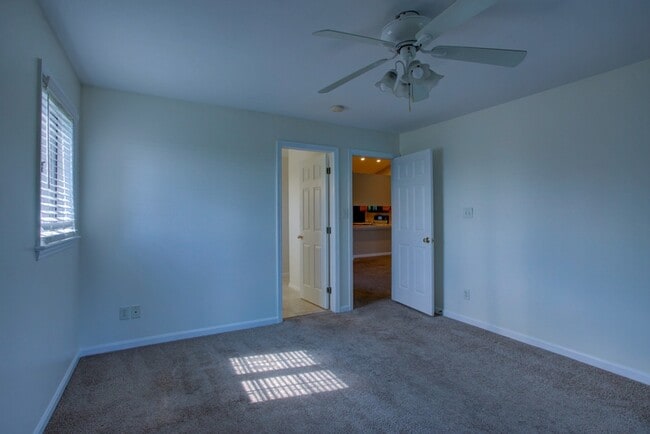 Building Photo - 103 Black Oak Dr