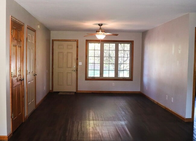 Building Photo - 2 Bedroom / 2 Bathroom Duplex in Daleville