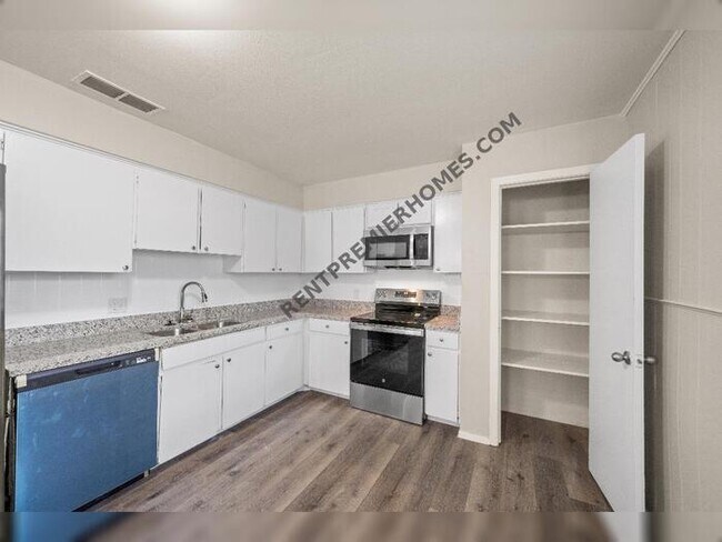 Building Photo - 2510 S Fielder Rd