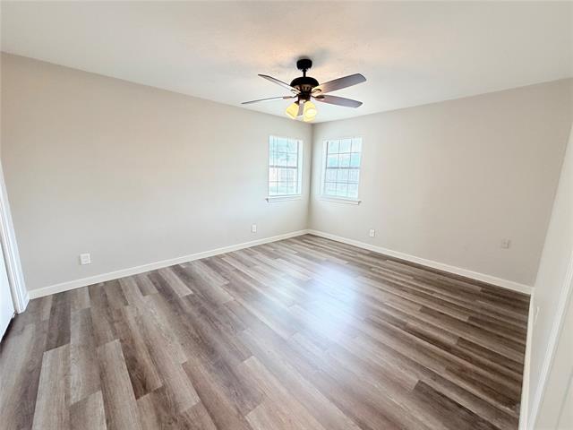 Building Photo - 2412 Lakeview Cir