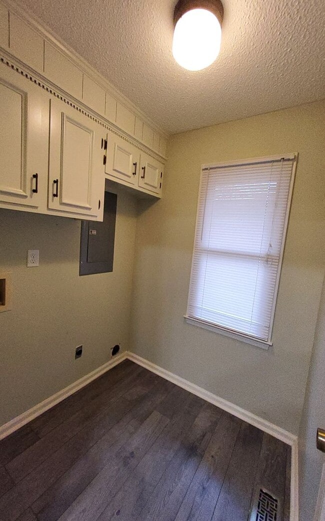 Building Photo - Oakland North Subdivision