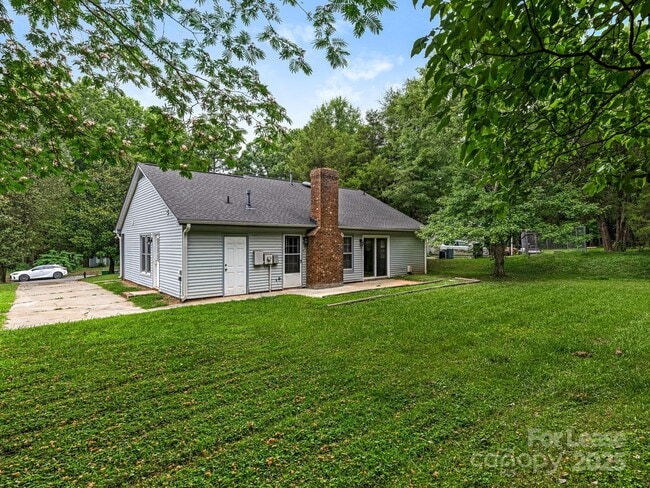 Building Photo - 7609 King Richard Ct
