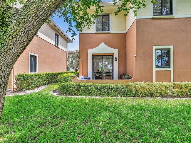 Building Photo - 2414 Venetian Way