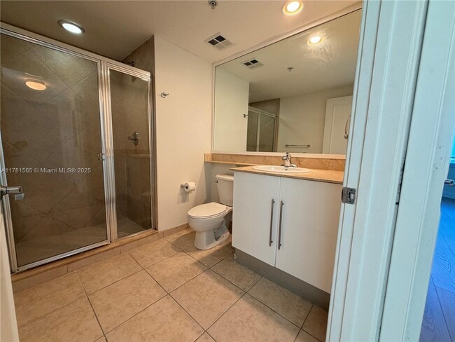 Building Photo - 325 S Biscayne Blvd