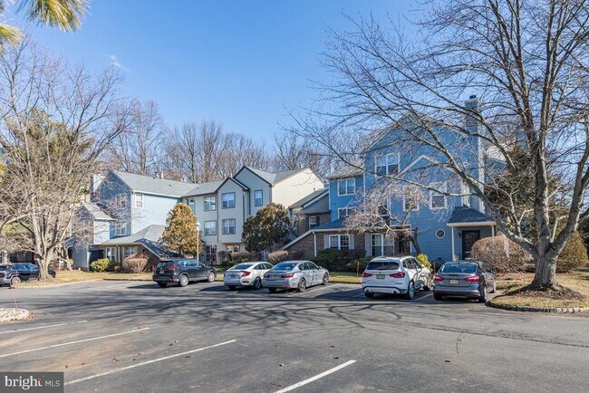 Building Photo - 5033 Beech Ct