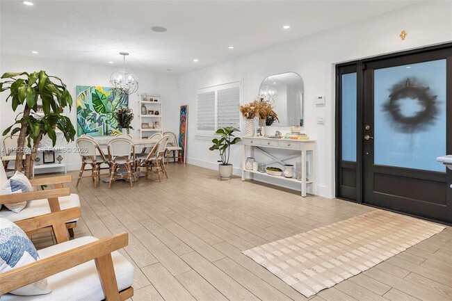 Building Photo - 1444 Mendavia Ave