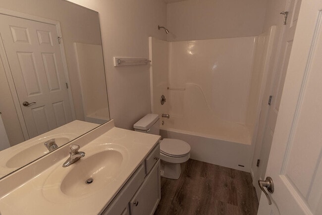 Building Photo - 3310 E St Charles Rd