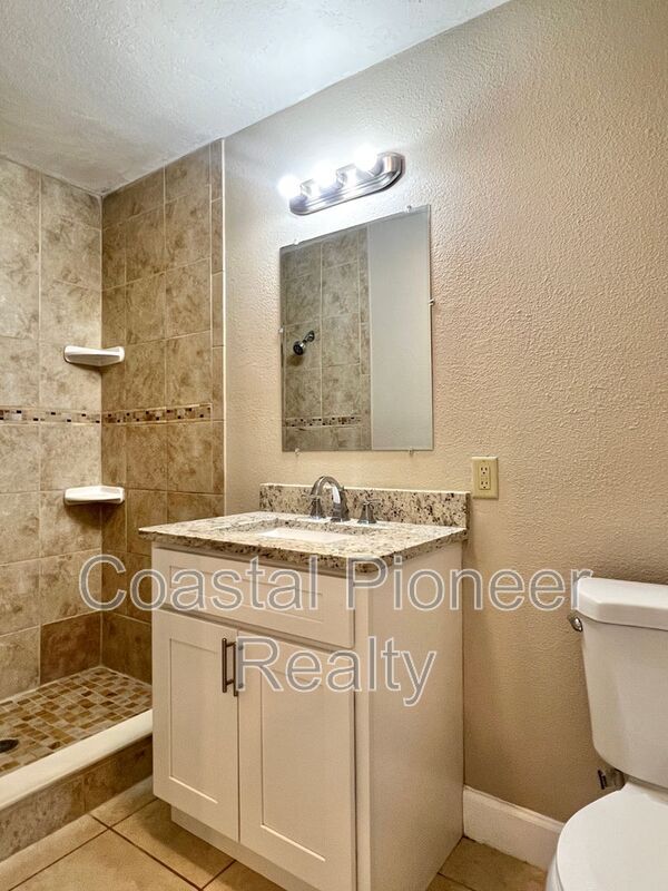 Building Photo - 1413 Thistledown Dr