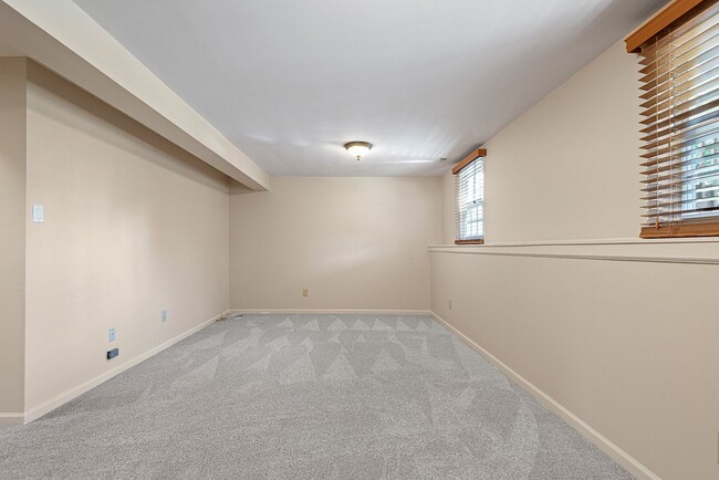 Building Photo - Welcome to Limestone Hills West!