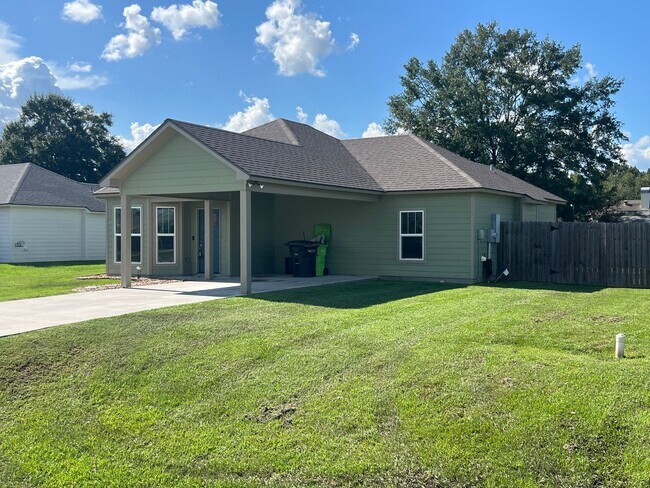 Building Photo - 1039 Lillian Michel Dr
