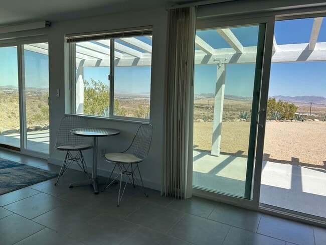 Building Photo - GORGEOUS 2 BED 2 BATH HOME WITH 1 BED 1 BA...