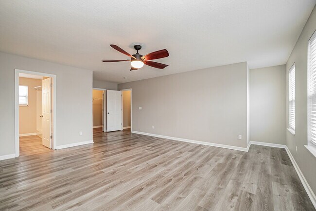 Building Photo - 6334 Oak Trail Dr