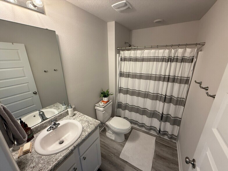 Building Photo - 4374 Redbay Ct
