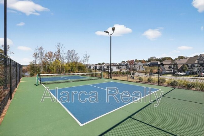 Building Photo - 256 W Waterlynn Rd