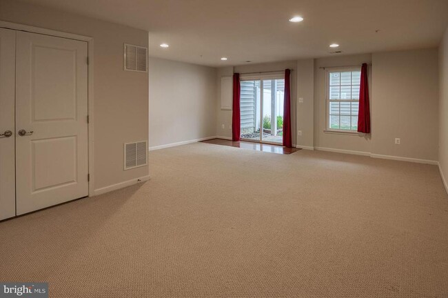 Building Photo - 2704 Egret Way
