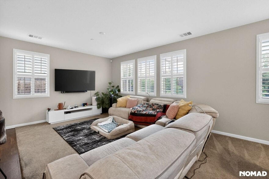 Building Photo - 5309 Ocean Ln