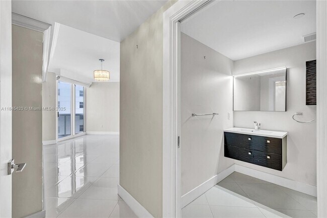 Building Photo - 9559 Collins Ave