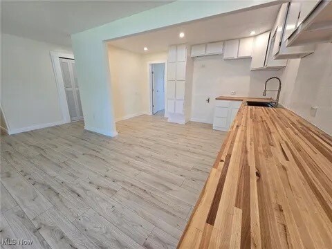 Building Photo - 10306 Winthrop Rd