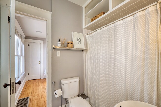 Building Photo - 4BR SW Minneapolis Rental w/EnSuite + Walk to Lake Harriet + April 1 Move-In + Pet Friendly