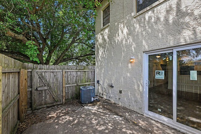 Building Photo - 2173 Stewart Rd