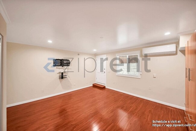 Building Photo - 2122 N Beverly Glen Blvd