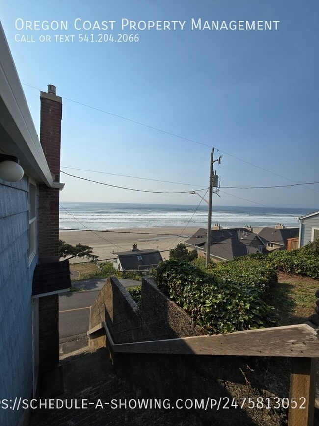Building Photo - Ocean Views 1bed/1bath Upstairs Unit