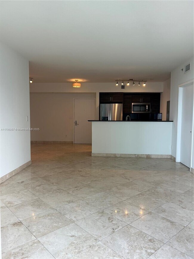 Building Photo - 335 S Biscayne Blvd