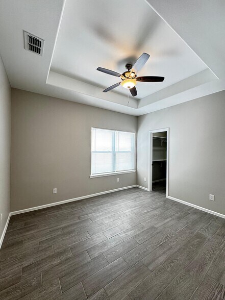 Building Photo - 740 N Alamo Rd