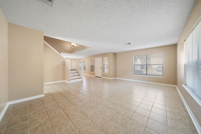 Building Photo - 4 Bedroom/2.5 Bath Redland Springs Subdivision