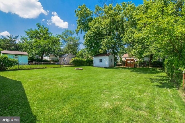 Building Photo - 5010 Sheridan St