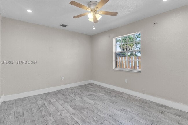 Building Photo - 2921 NW 6th Ct