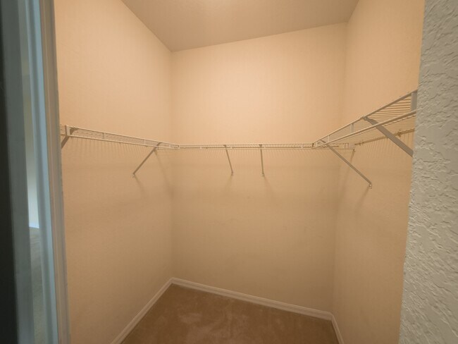 Building Photo - 1307 Clove Dr