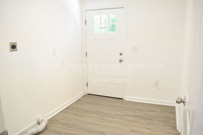 Building Photo - 850 W 50th St