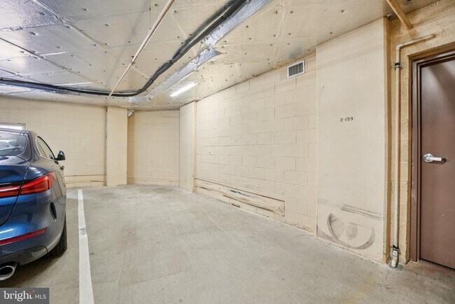 Building Photo - 2181 Jamieson Ave