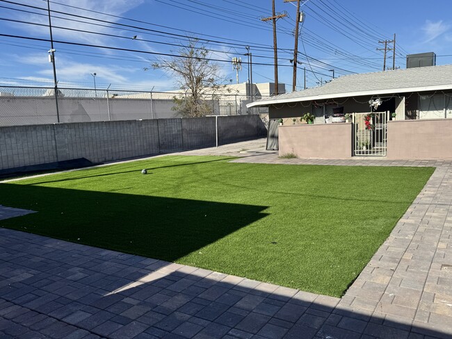 Building Photo - 2241 N Carroll St