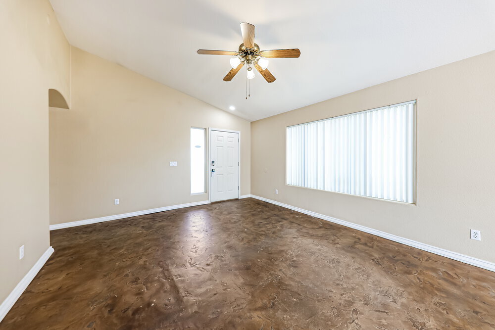 Building Photo - 1327 E Muriel Dr